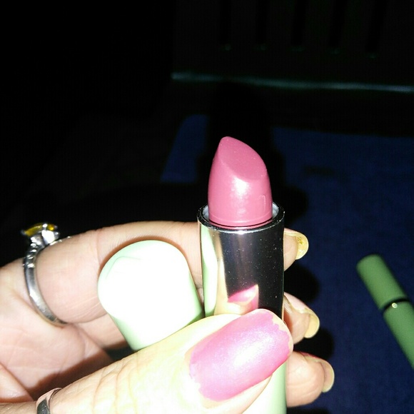 Lot of 2 Clinique "Different Lipstick" Full Size - Picture 2 of 5