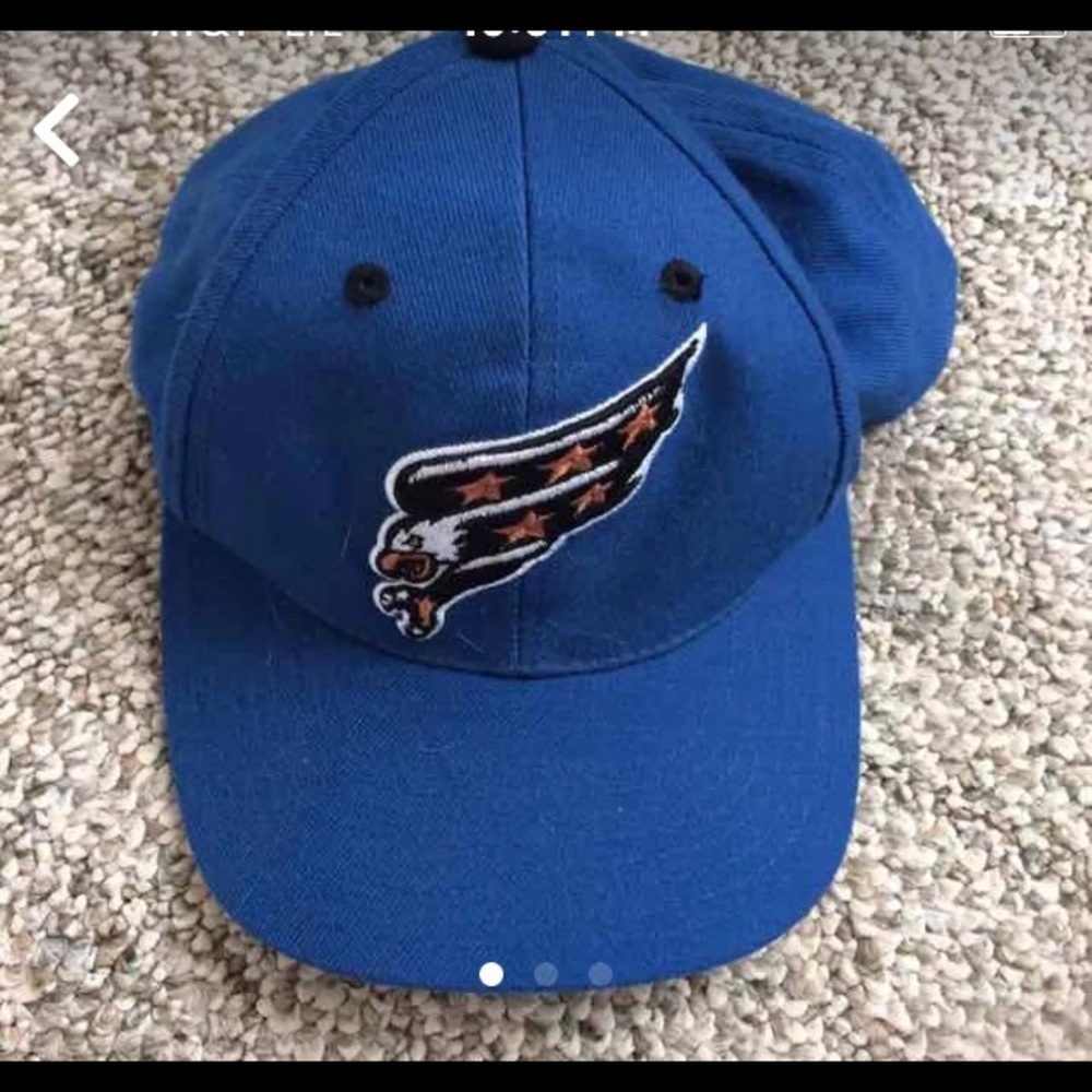 RARE NHL CAP! NWOT!