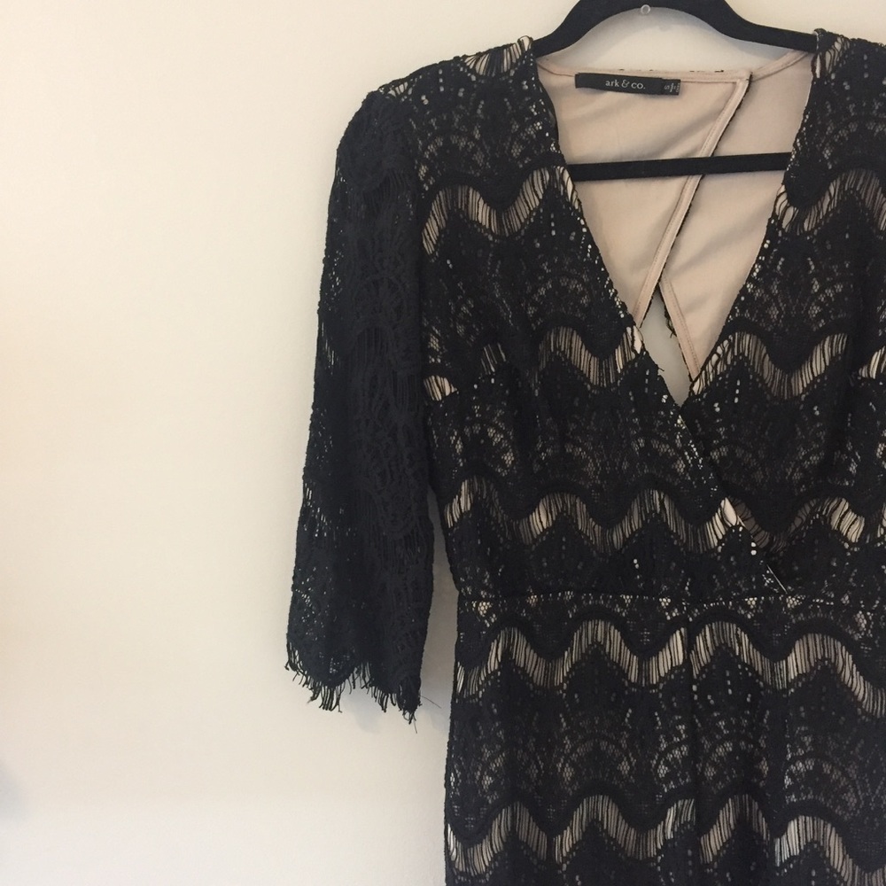 ☀️ Black lace romper