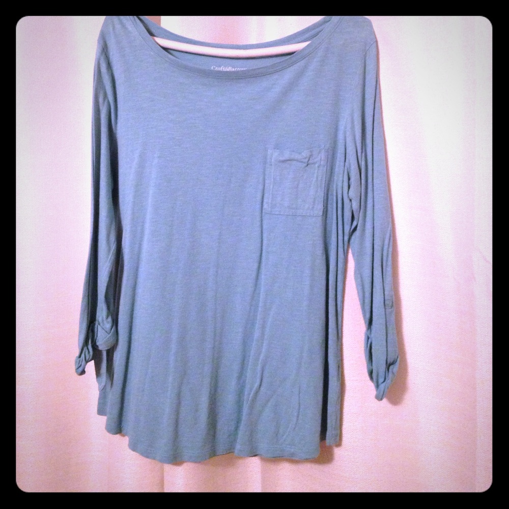 Blue, quarter sleeves, tee.