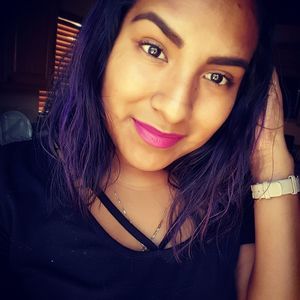 Meet your Posher, Aida