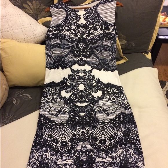 Dresses & Skirts - Black and White dress