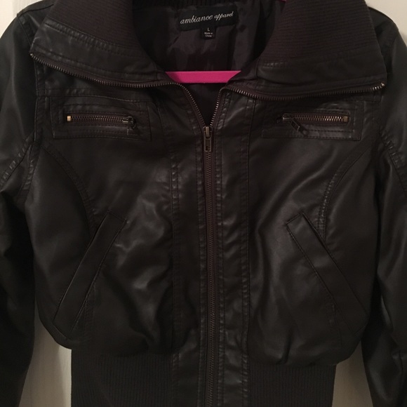 Leather jacket - Picture 3 of 3