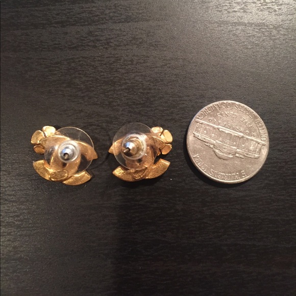 Auth Chanel flower pierced earrings - Picture 3 of 3