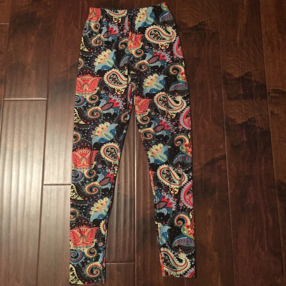 Pre-Owned Lularoe One Size Paisley Leggings