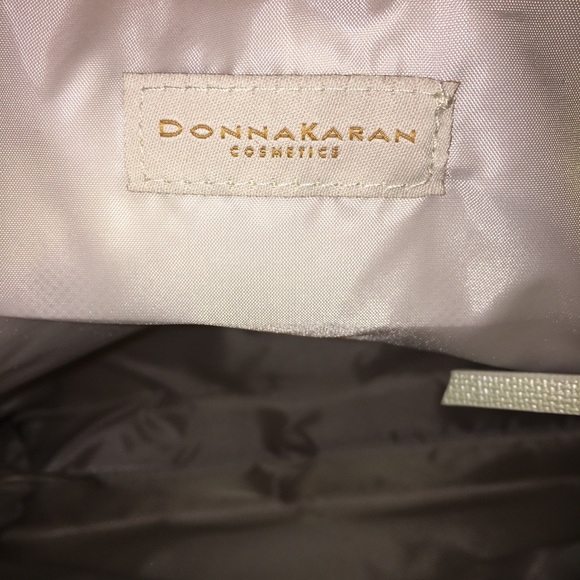 GIFTED💕DONNA KARAN💕TOTE - Picture 3 of 6