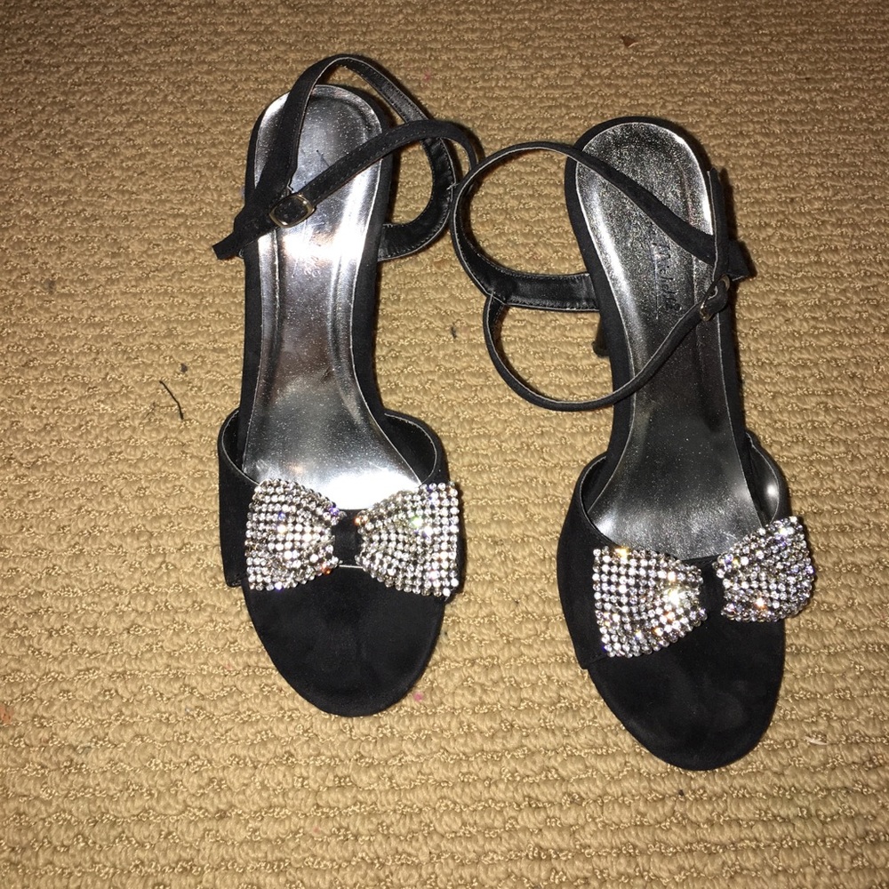 Diamond bow tie heels