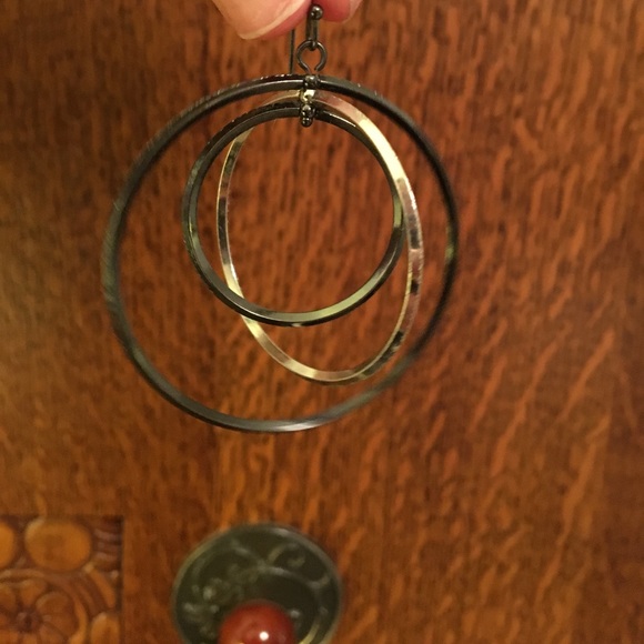 Hoop earrings - Picture 2 of 2