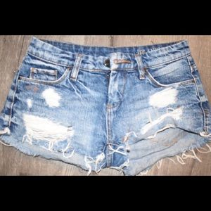 Cut off distressed jean shorts!