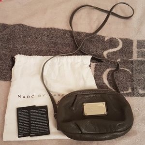 Marc by Marc Jacob's leather gray crossbody bag