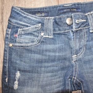 Cute distressed skinny jeans!