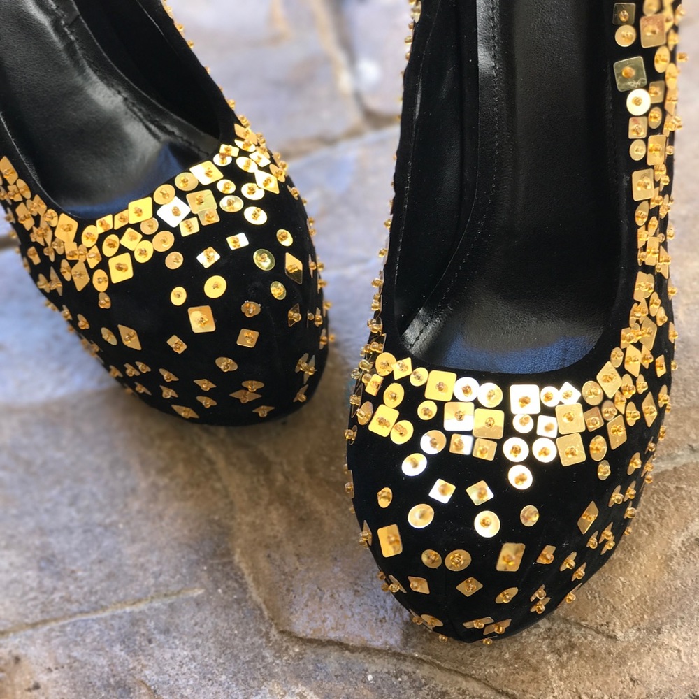 Gold Platform Asymmetrical Wedge - Picture 7 of 8