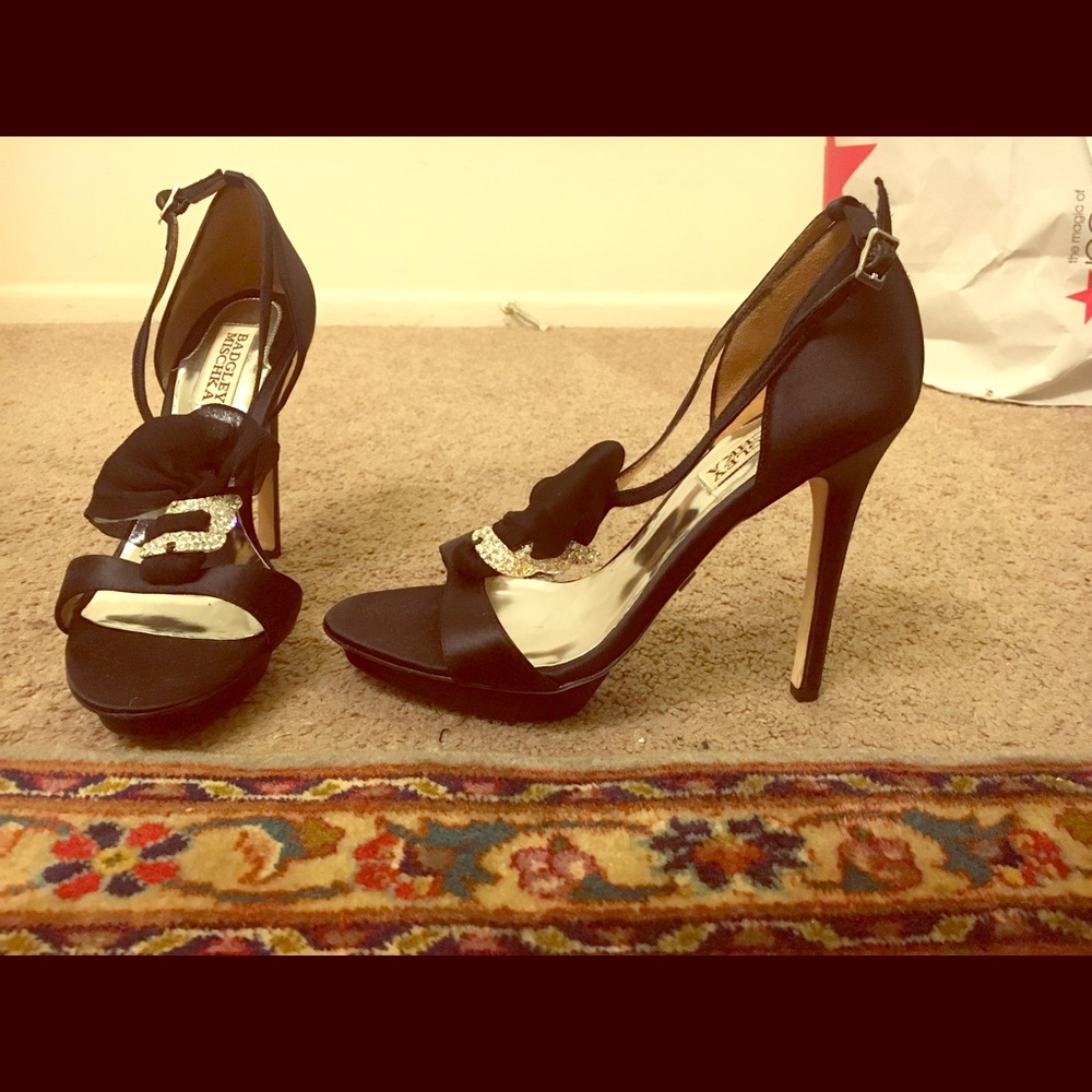 Badgley mischka stunning high heels