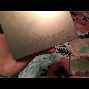 Urban Decay Makeup - Urban Decay Naked Ultimate Basics Palette Urban Decay Makeup - Urban Decay Naked Ultimate Basics Palette