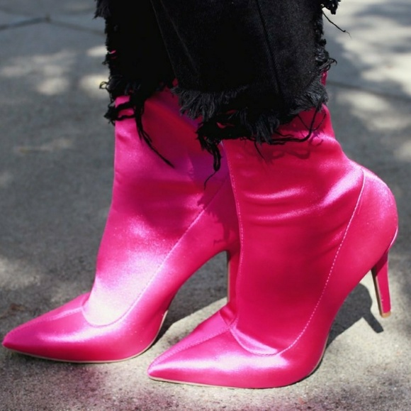 𝙇𝙖𝙨𝙩 𝙎𝙞𝙯 6 🖤Elastane Stiletto Heel Boot - Picture 4 of 8