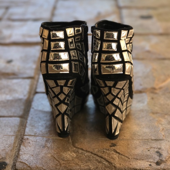 Diba Silver Cut Out Platform Wedge Ankle Bootie - Picture 4 of 5