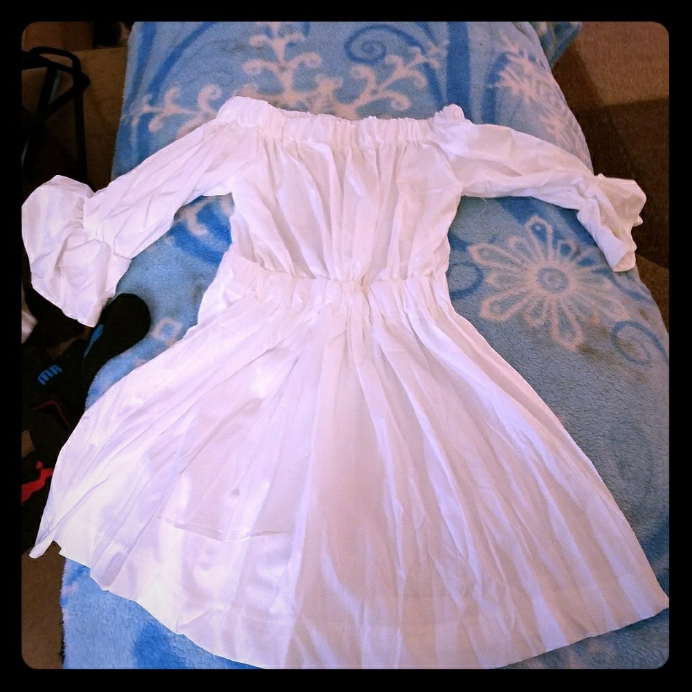 White off shoulder dress