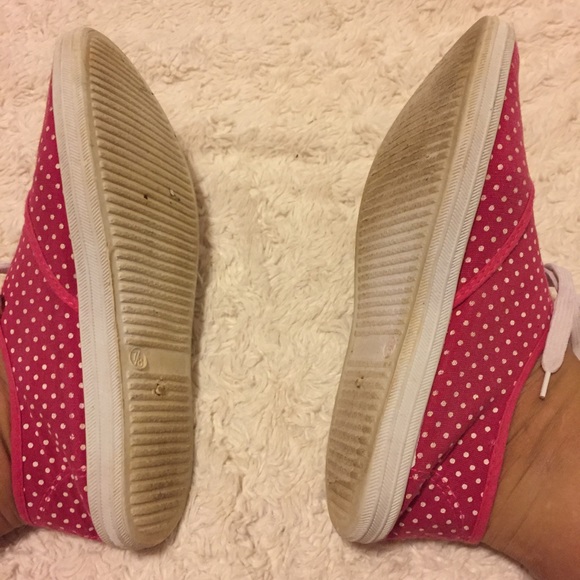 ❌SOLD❌ Cute Hot Pink w/ White Polka Dots Sneakers - Picture 3 of 8
