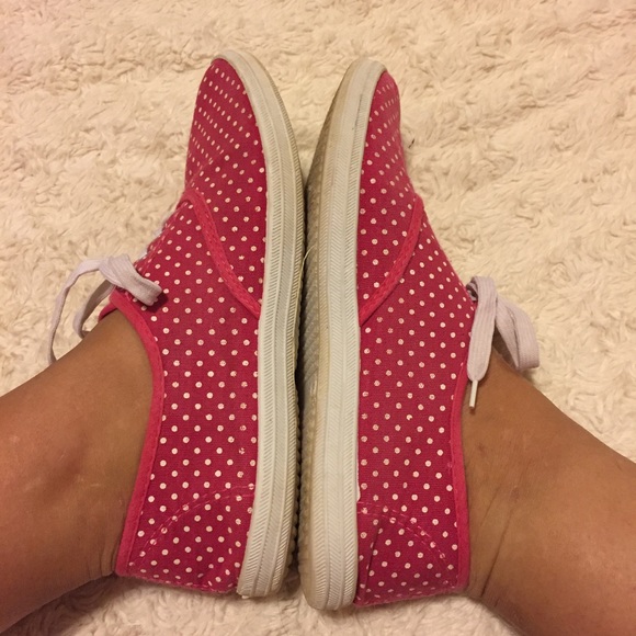 ❌SOLD❌ Cute Hot Pink w/ White Polka Dots Sneakers - Picture 4 of 8