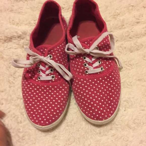 ❌SOLD❌ Cute Hot Pink w/ White Polka Dots Sneakers - Picture 7 of 8