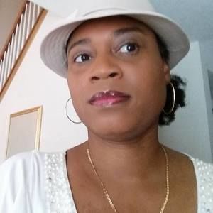 Meet your Posher, Makeba