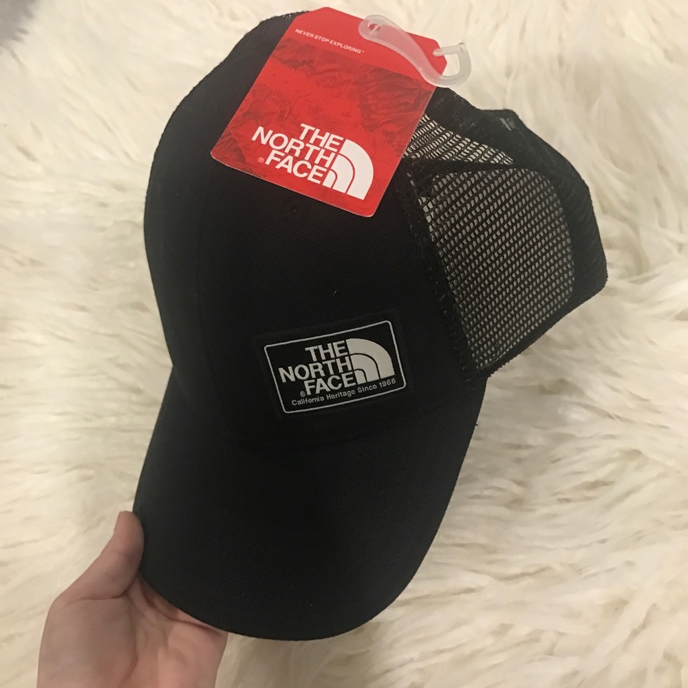 BNWT North Face Unisex Snapback