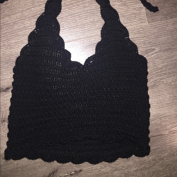 Black crochet halter crop top - Picture 2 of 2