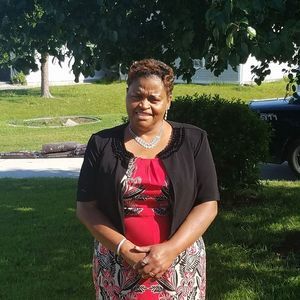 Meet your Posher, Zeola