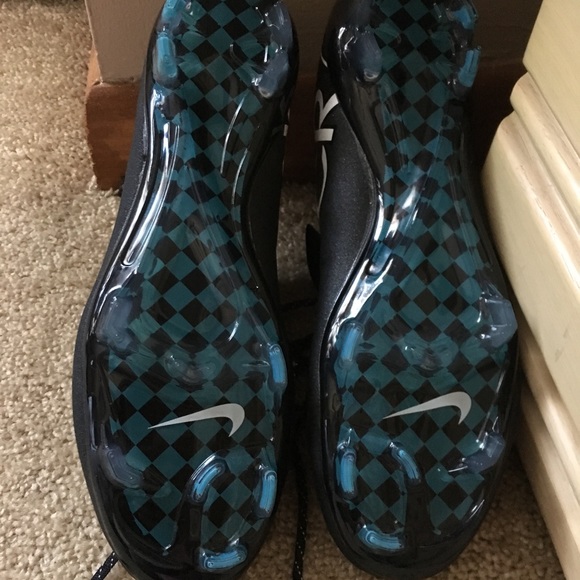 Shoes - New! Soccer cleats men's size: 7 Shoes - New! Soccer cleats men's size: 7