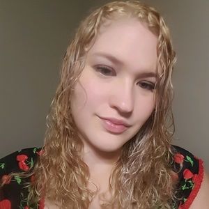 Meet your Posher, Rebekah