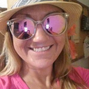 Meet your Posher, Casee