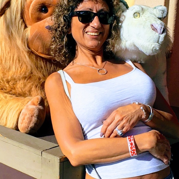 Meet your Posher, Karen - Picture 5 of 6