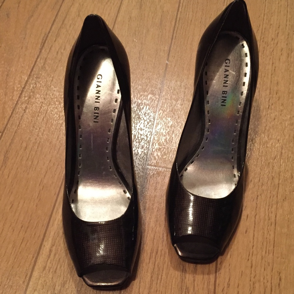 Gianni Bini Chocolate Peep Toes