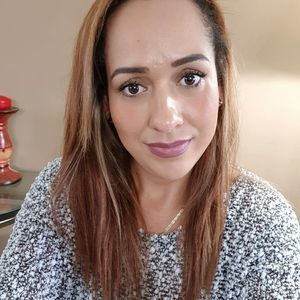 Meet your Posher, Oliveros