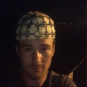 Meet your Posher, Troy