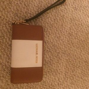 Michael Kors Wallet / Wristlet
