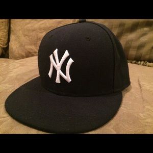 Classic Yankee Fitted!!