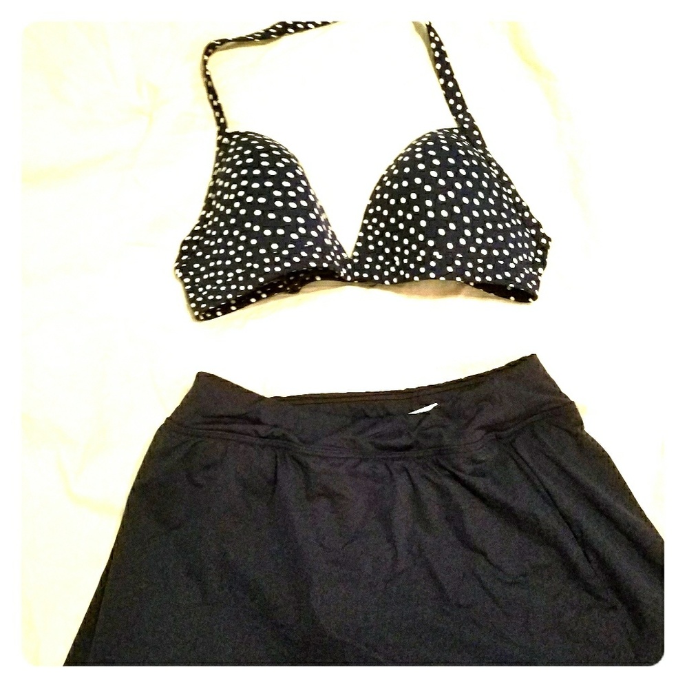 Adorable never worn navy dot 2 pc bathing suit