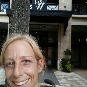 Meet your Posher, Elizabeth