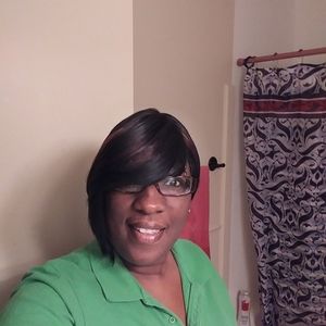 Meet your Posher, Monique