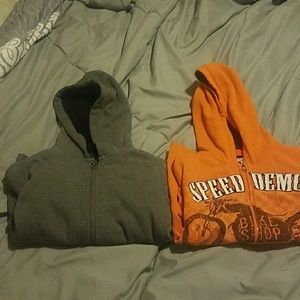 2 boys hooded sweatshirts