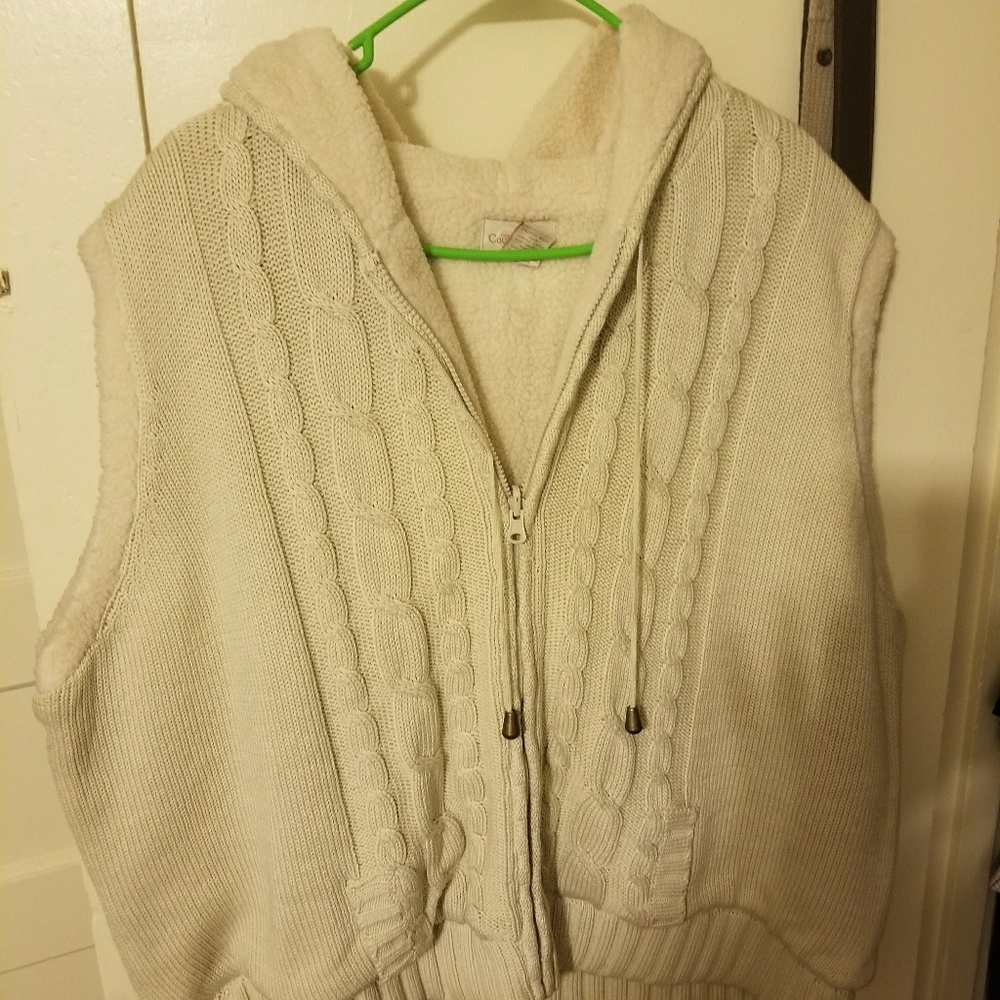 Women's sweater vest