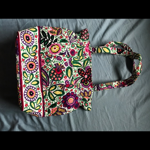 Vera Bradley Handbags - Vera Bradley Bag Vera Bradley Handbags - Vera Bradley Bag