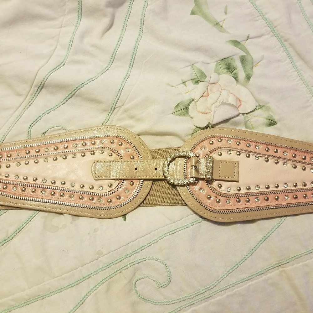 Women's fashion belt