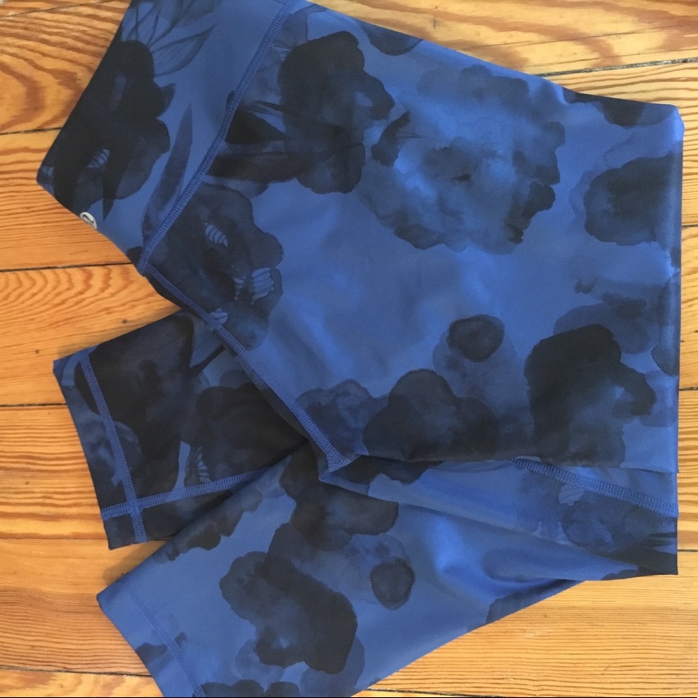 Lululemon crop legging - Picture 3 of 6
