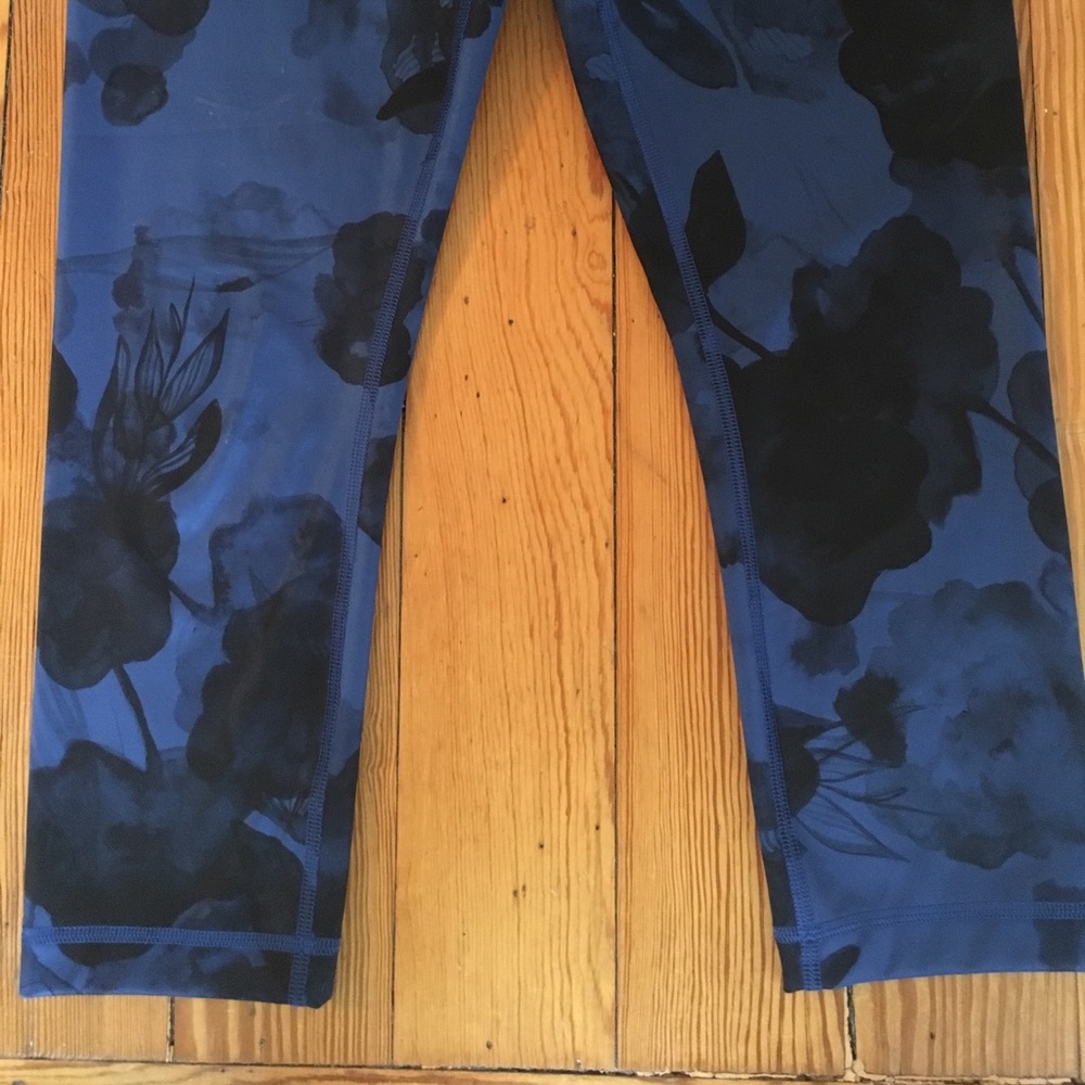 Lululemon crop legging - Picture 4 of 6