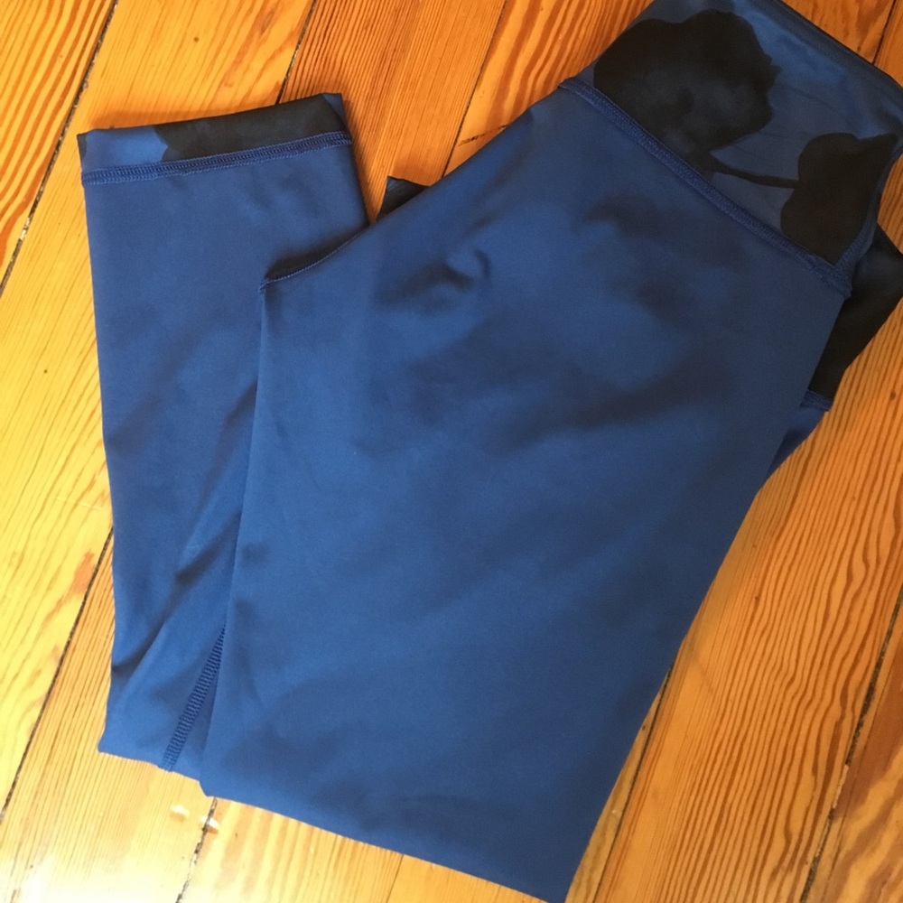 Lululemon crop legging - Picture 6 of 6
