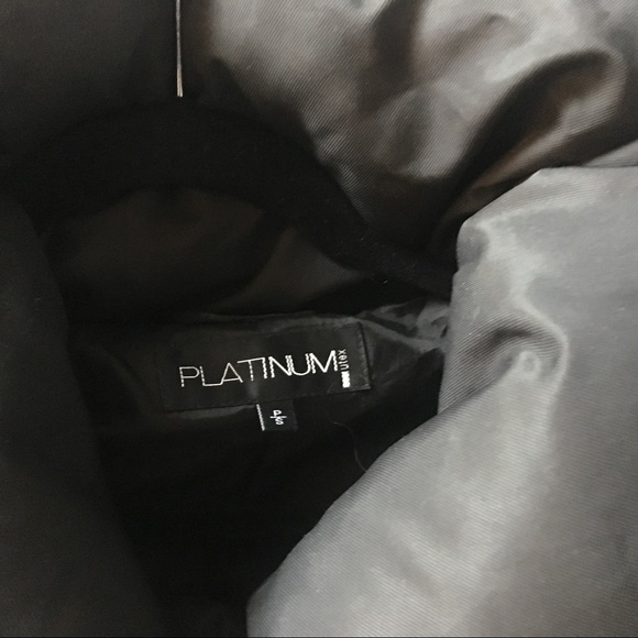 Platinum Short Down Puffer Coat size P Small - Picture 2 of 3