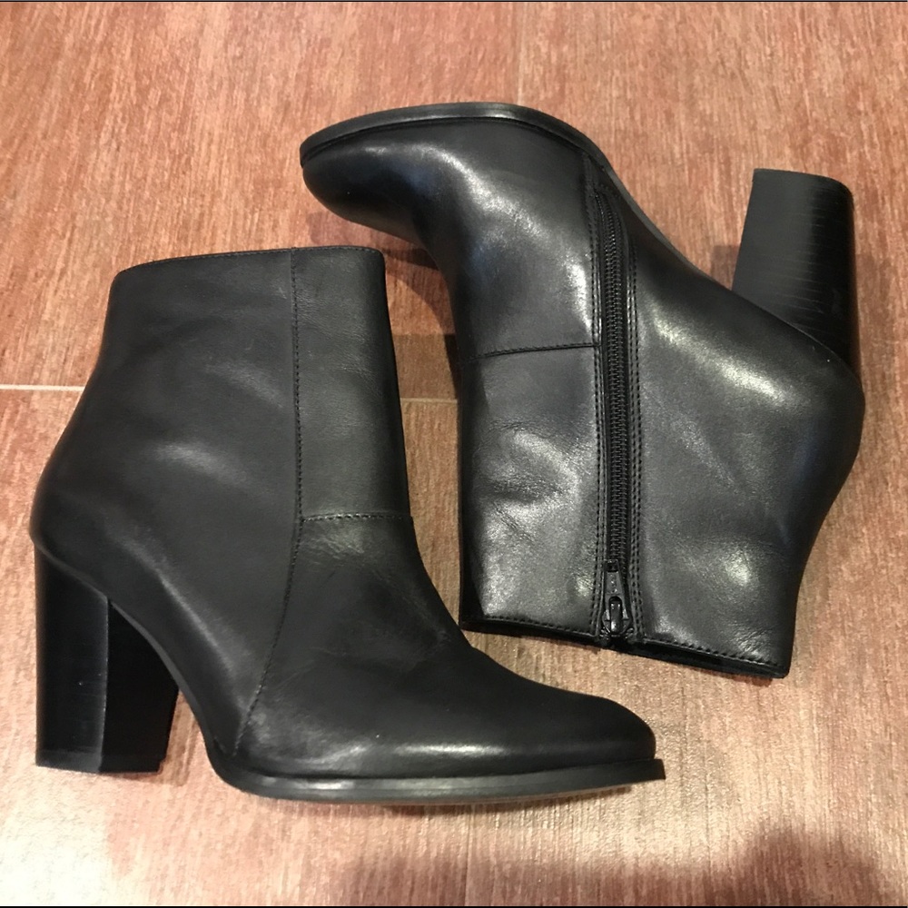 Seychelles Black Leather Bootie
