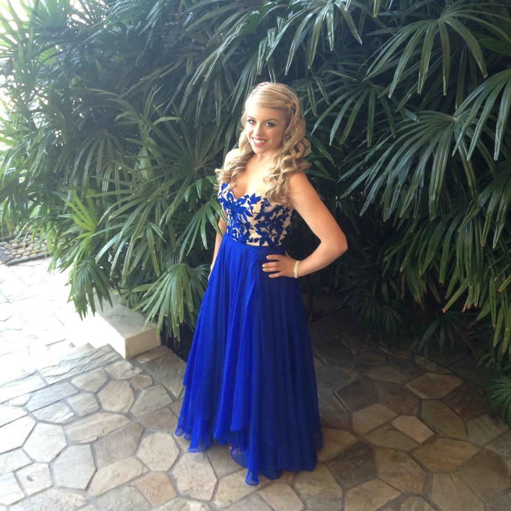 SHERRI HILL Strapless Gown